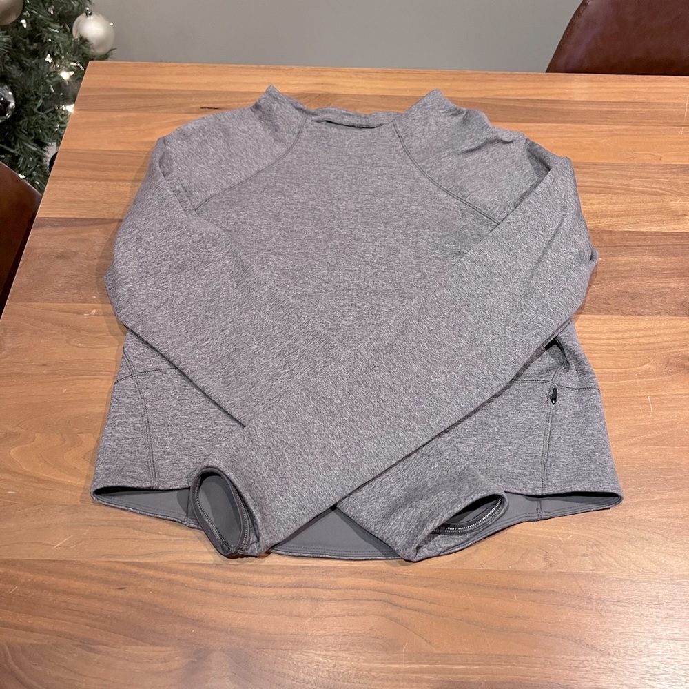 Grey LuluLemon Mock Neck Pullover in Size 10!